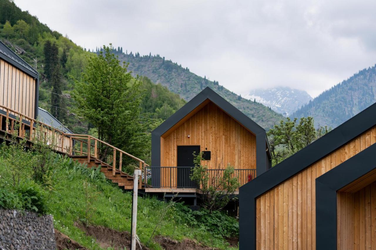 Qazaq Auyl Eco Hotel アルマトイ エクステリア 写真