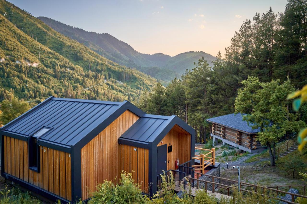 Qazaq Auyl Eco Hotel アルマトイ エクステリア 写真