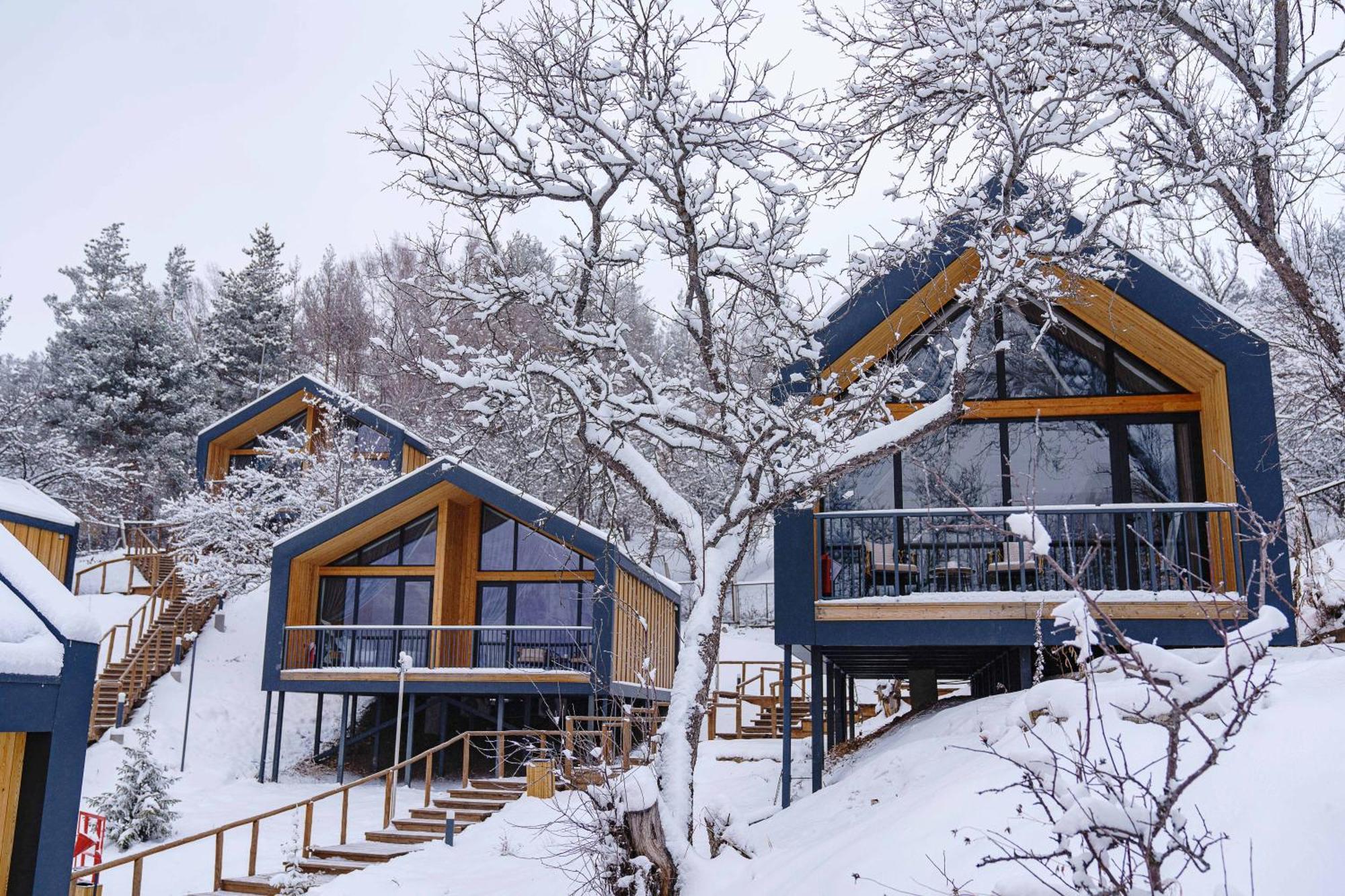 Qazaq Auyl Eco Hotel アルマトイ エクステリア 写真