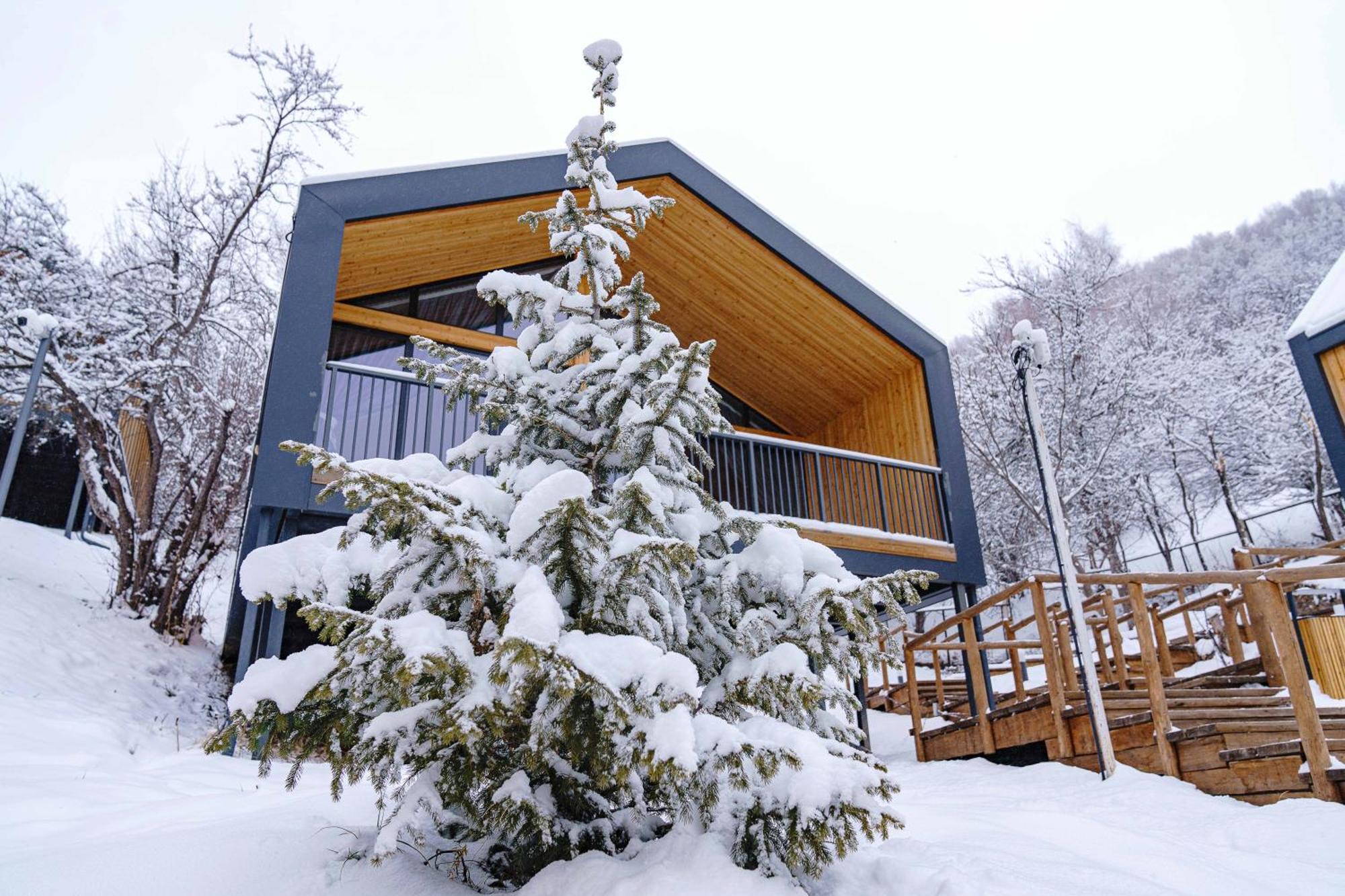 Qazaq Auyl Eco Hotel アルマトイ エクステリア 写真