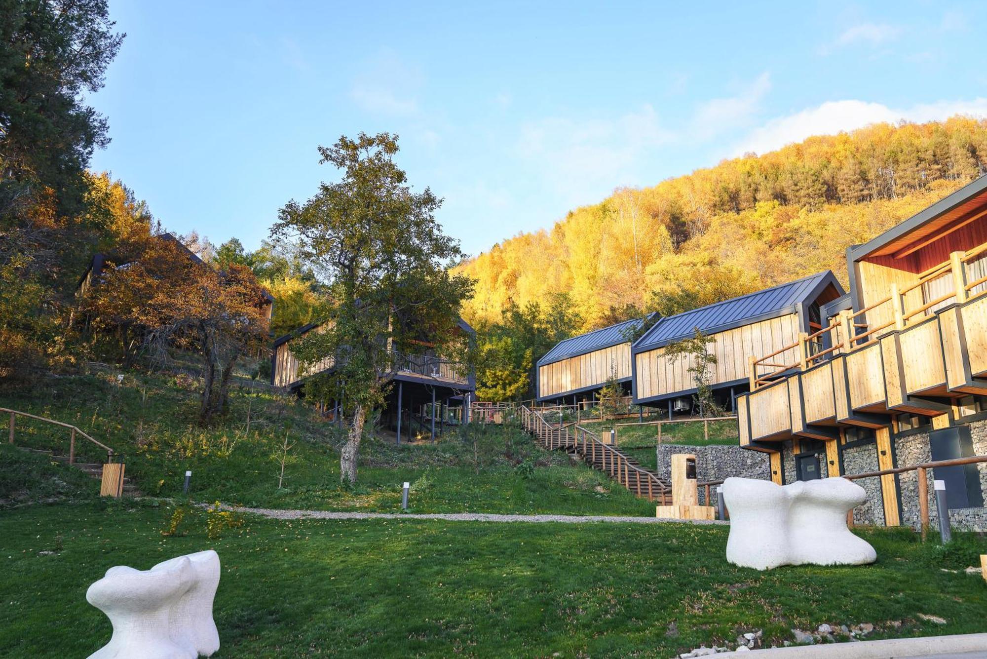 Qazaq Auyl Eco Hotel アルマトイ エクステリア 写真