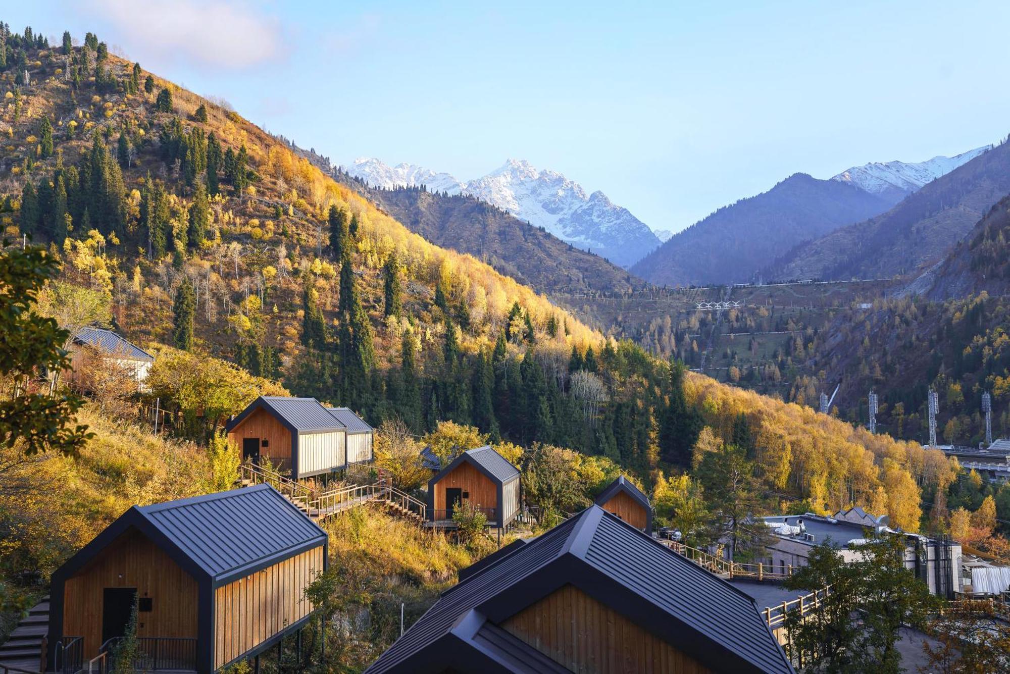 Qazaq Auyl Eco Hotel アルマトイ エクステリア 写真