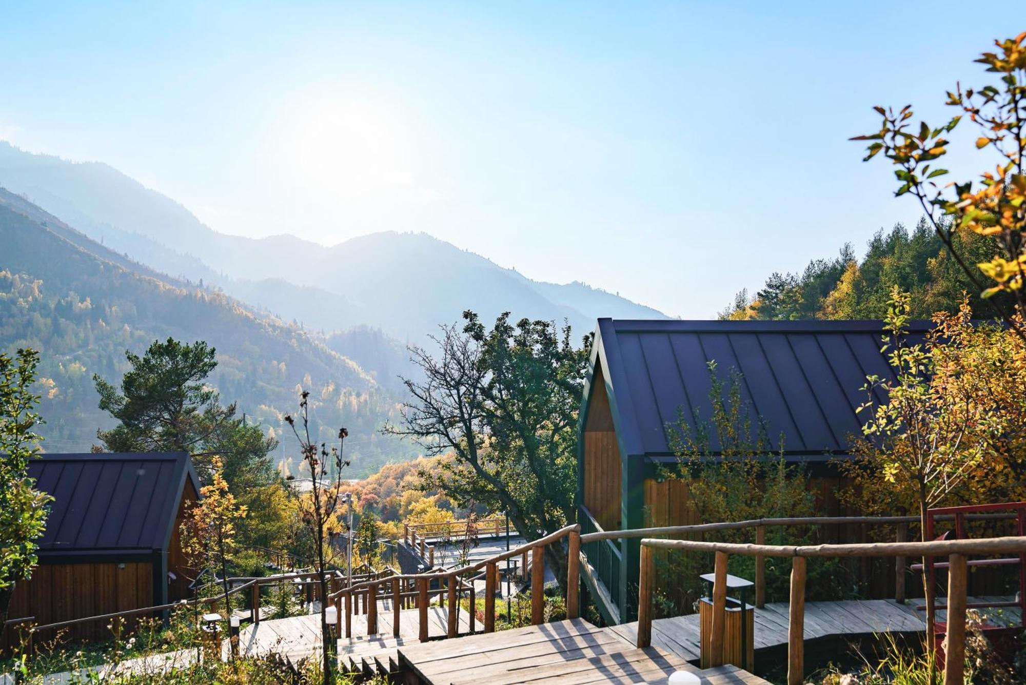 Qazaq Auyl Eco Hotel アルマトイ エクステリア 写真