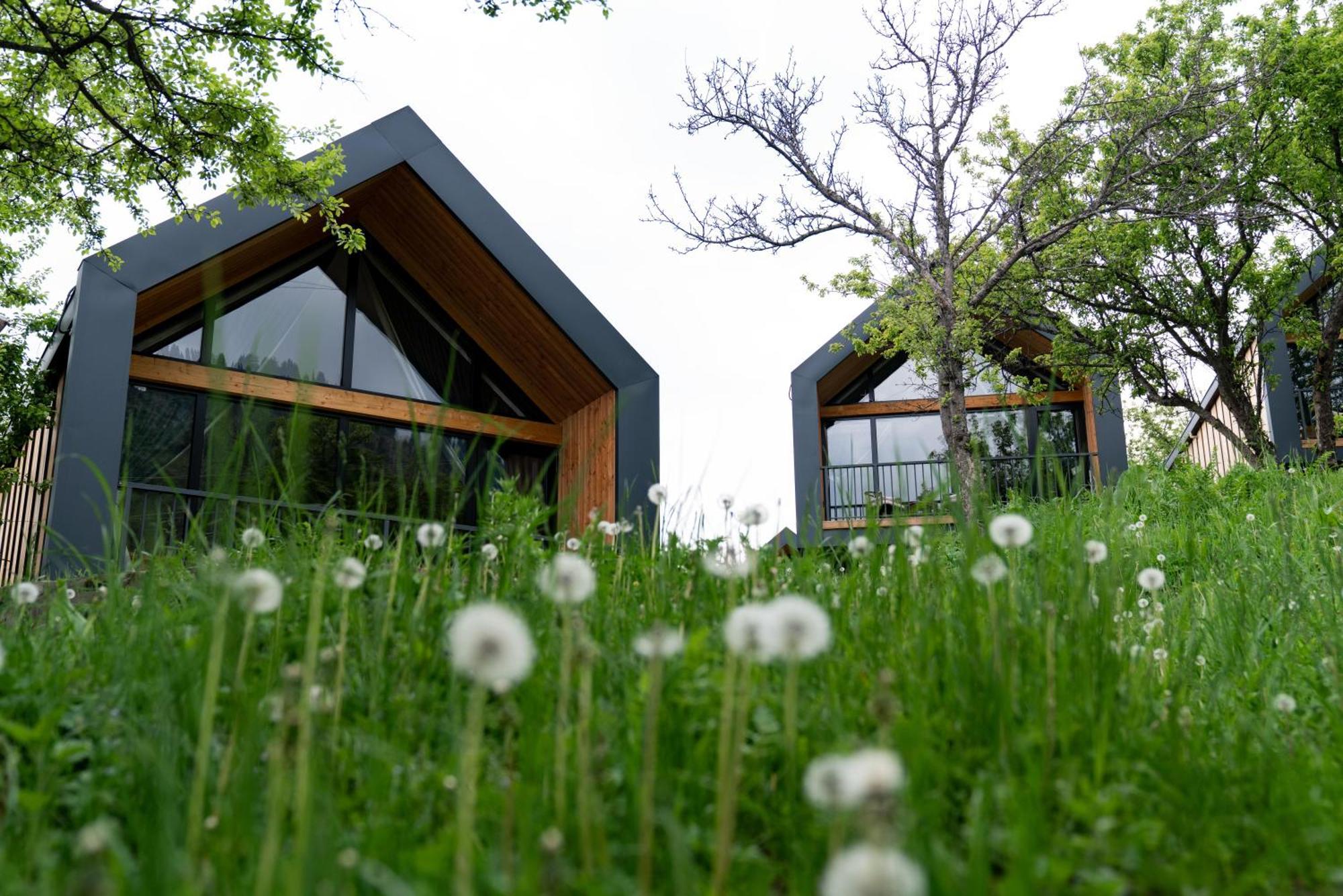 Qazaq Auyl Eco Hotel アルマトイ エクステリア 写真