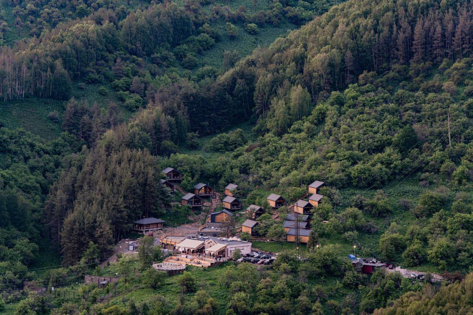 Qazaq Auyl Eco Hotel アルマトイ エクステリア 写真