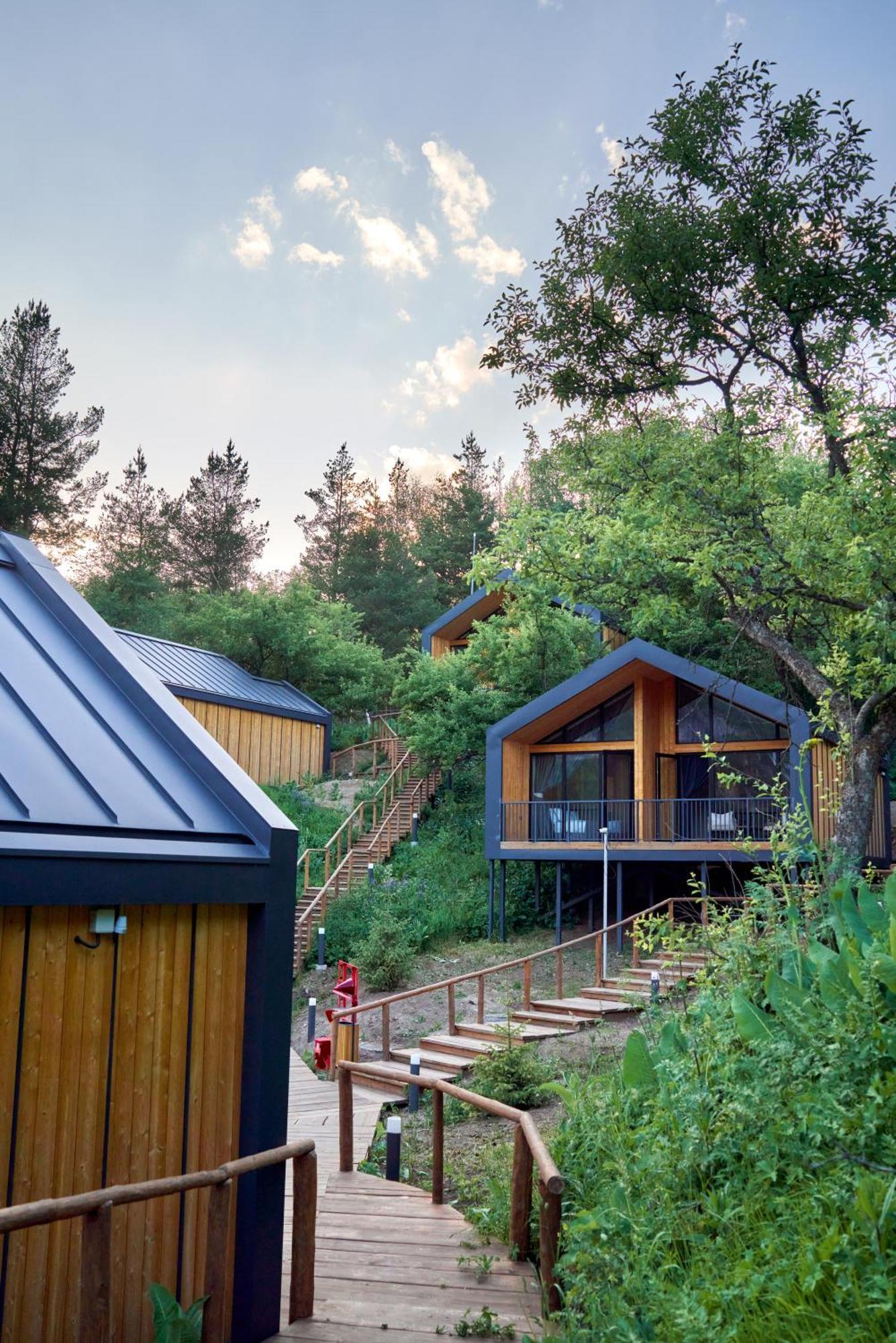 Qazaq Auyl Eco Hotel アルマトイ エクステリア 写真