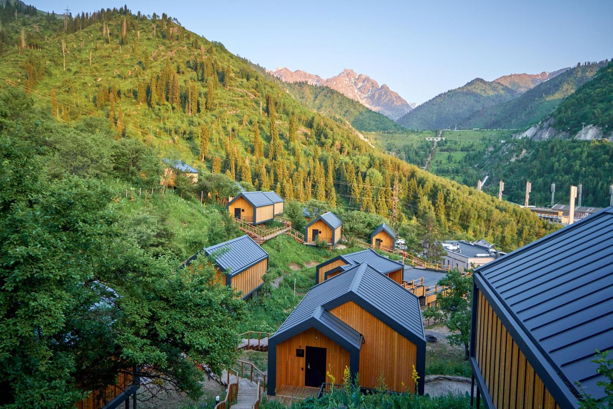 Qazaq Auyl Eco Hotel アルマトイ エクステリア 写真