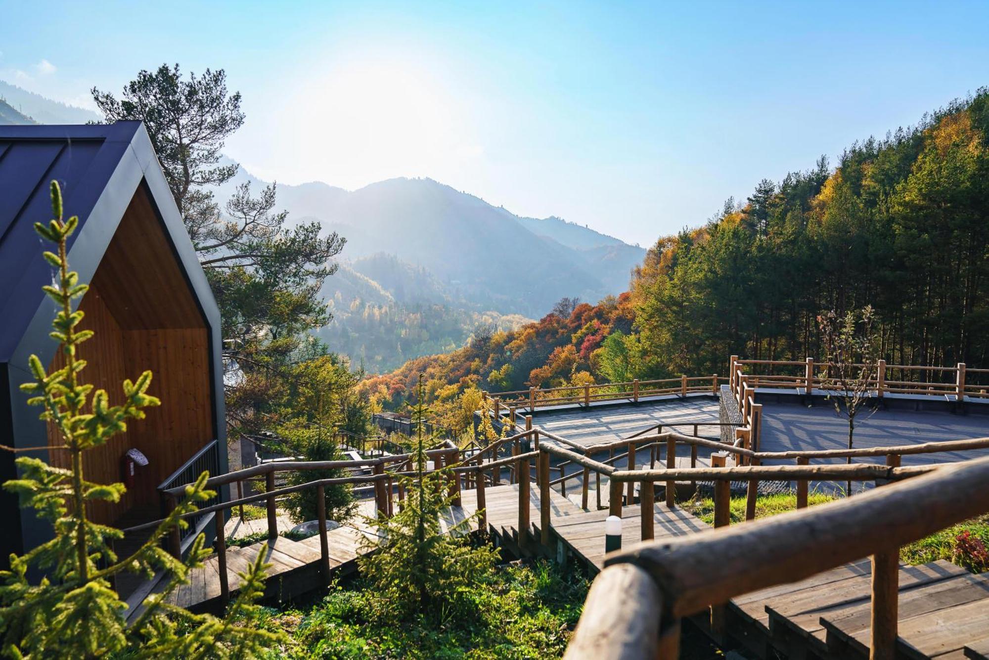 Qazaq Auyl Eco Hotel アルマトイ エクステリア 写真